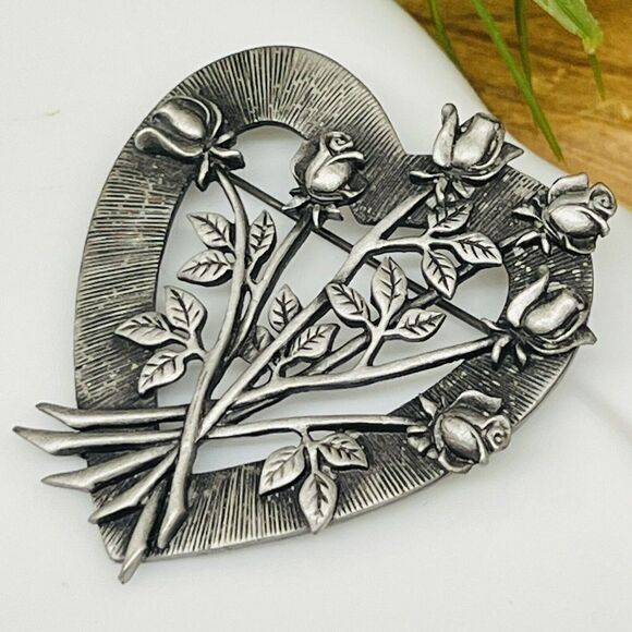 Vintage JJ Brooch Jonette Pewter Heart Rose Bouquet 1990s Mother’s Day 4268 - Picture 3 of 6